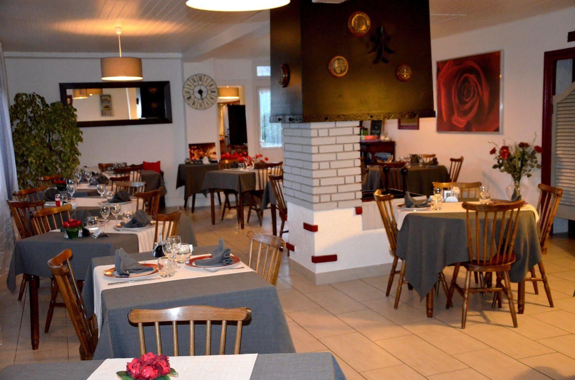 Hotel Le Week-End Plouider Exterior foto